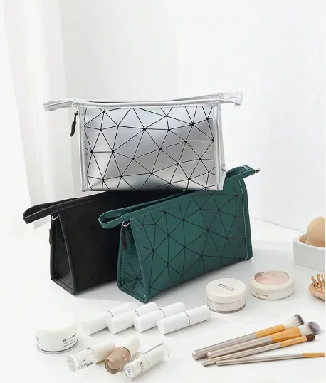 Geometric Diamond Grid PU Frosted Makeup Bag