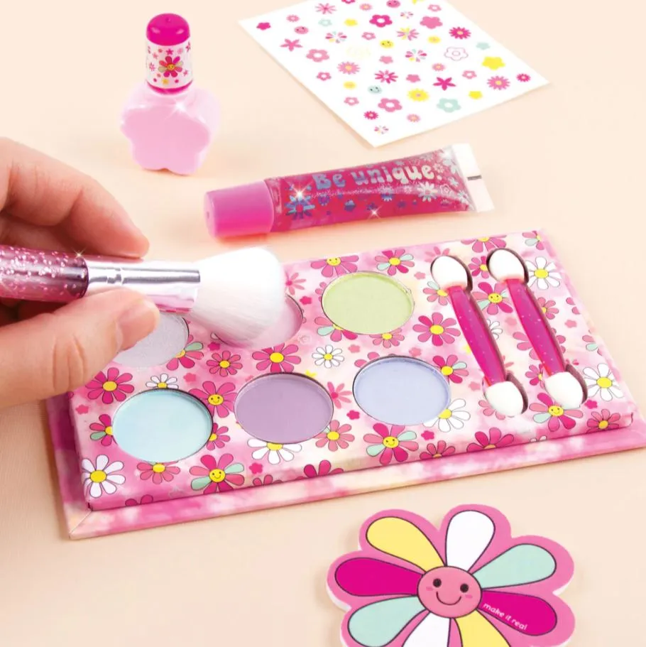 Make It Real Blooming Beauty Cosmetic Set