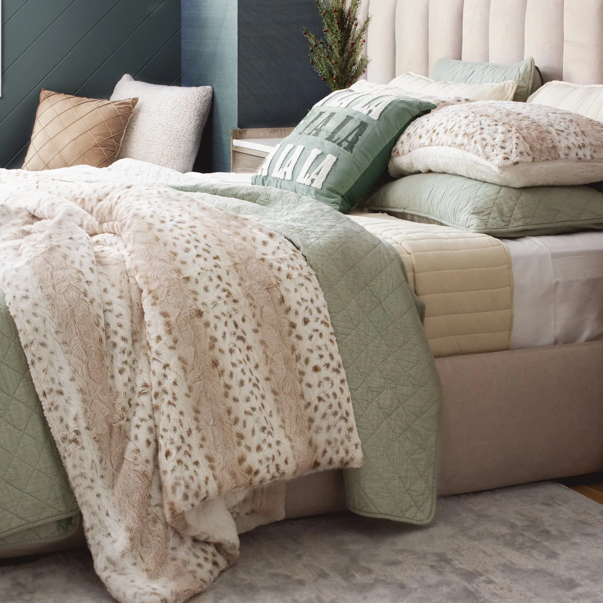 Soft Stripe All Season Quilt/Coverlet Set